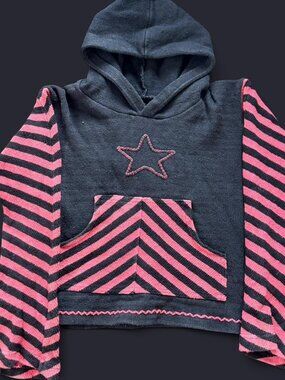 Black and red thick knit striped hoodie